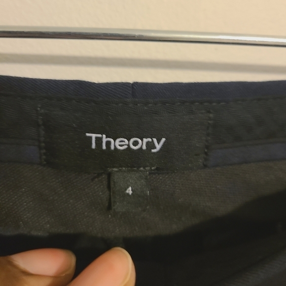 Theory | Women's Classic Black Cropped Kick Pants With Double Weave (Size 4) - Picture 3 of 15